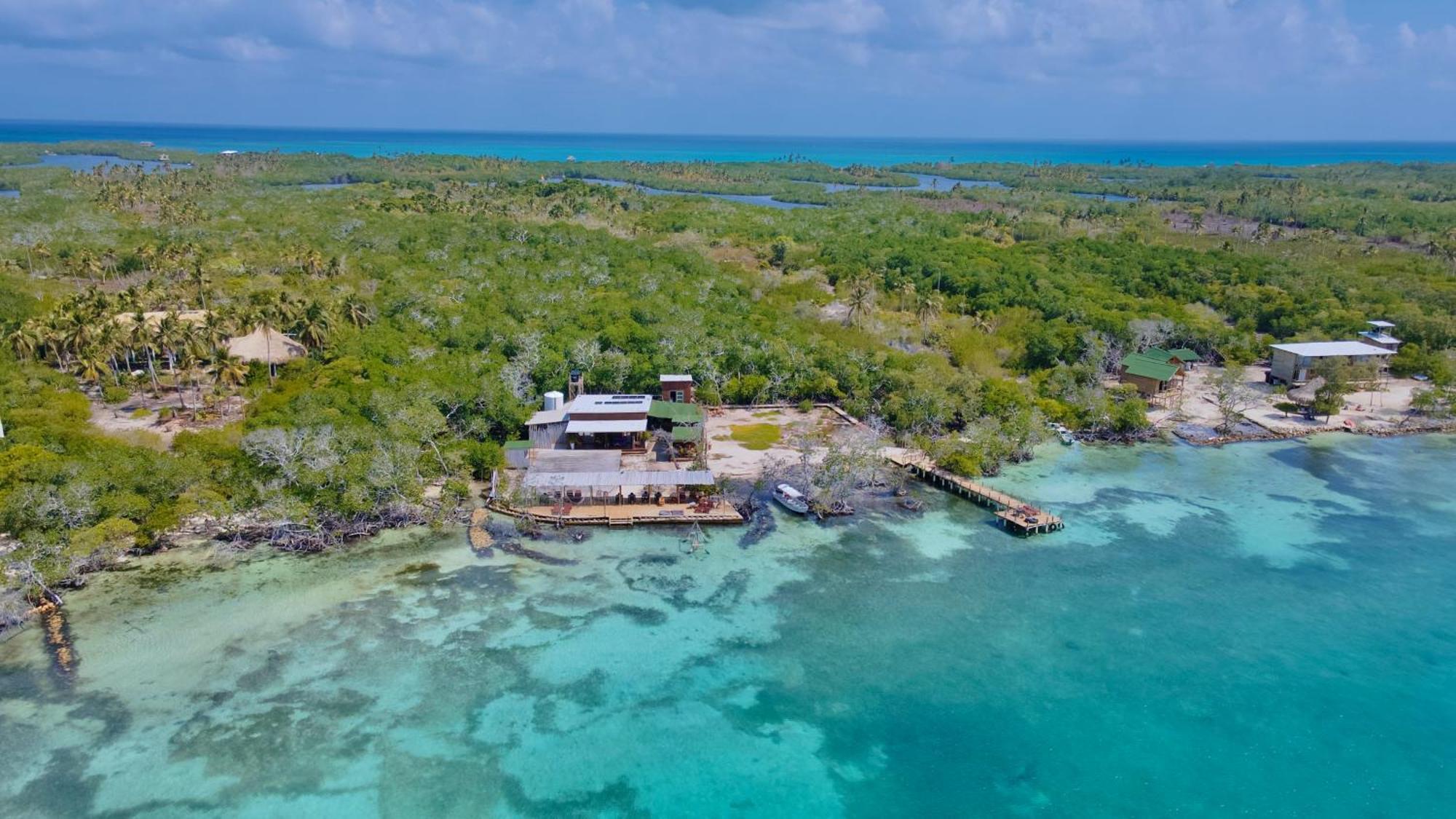 Medusa Hostel Isla Tintipan Tintipan Island Exterior foto